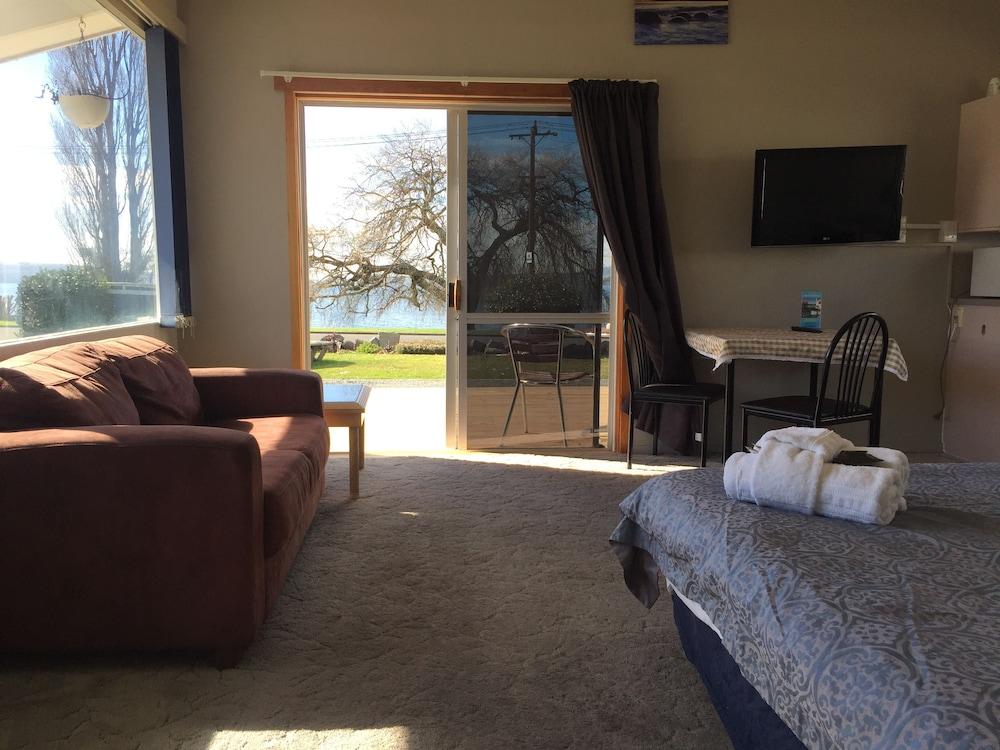 Jack & Di'S Lakefront Motel Rotorua Exterior photo