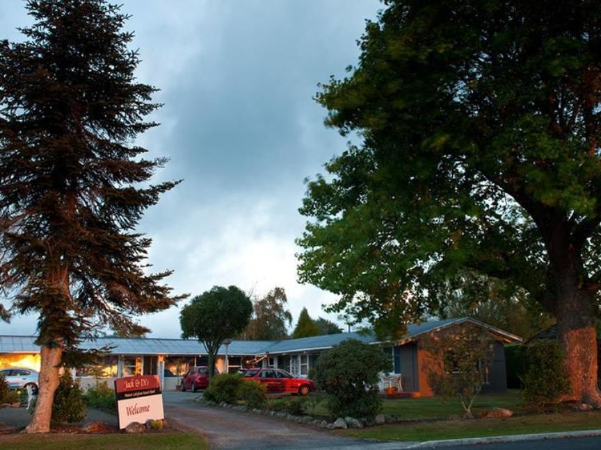 Jack & Di'S Lakefront Motel Rotorua Exterior photo