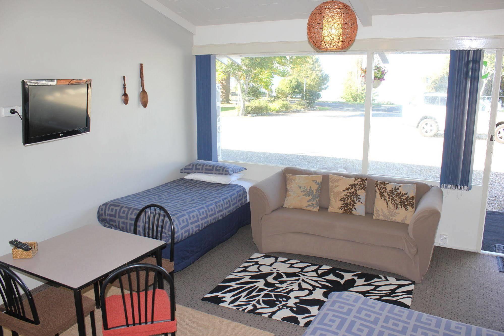 Jack & Di'S Lakefront Motel Rotorua Exterior photo